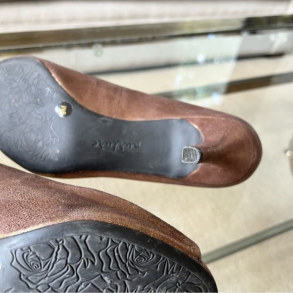 Nurture by Lamaze Copper Heels with Gunmetal Spike Bows and Peep-Toe Design - Picture 9 of 10